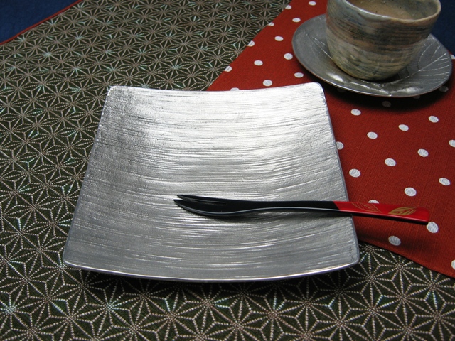 錫製和食器【蝋線角皿】作家「小泉均」